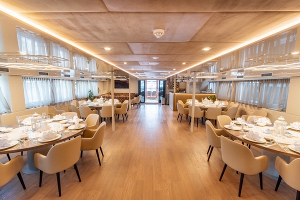 Riviera MS Adriatic Sky - Restaurant 3.jpg